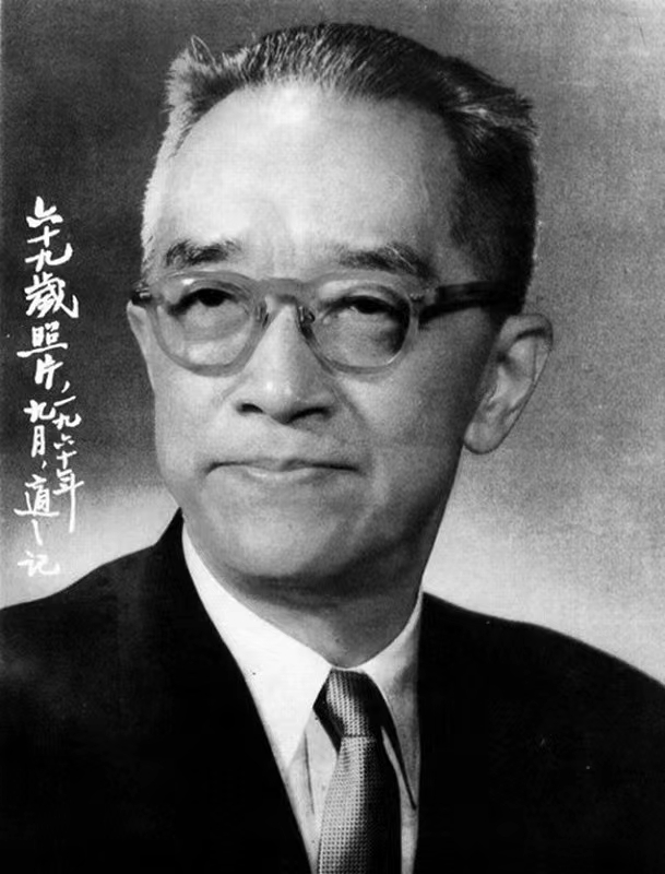 向未来的自由致敬,向开创未来的人致敬